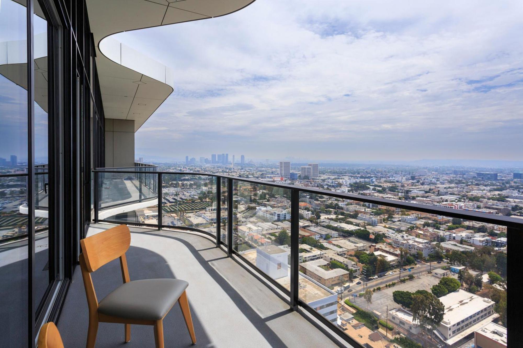 Luxury Penthouse With Stunning Views Hotel Los Angeles Exterior photo